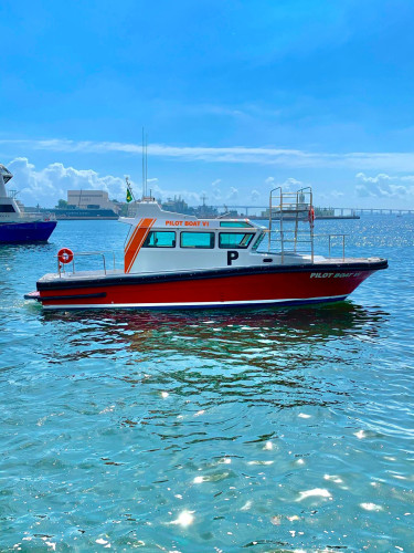 PILOT BOAT 40